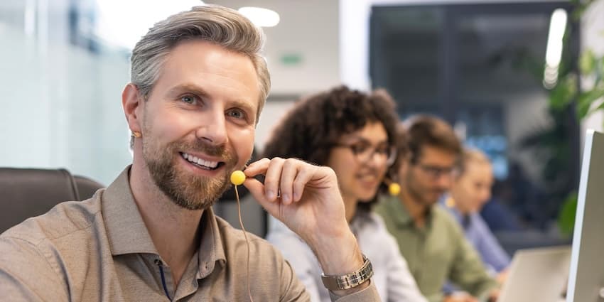 Struggling with Agent Burnout? Calabrio’s Guide to a Stress-Free Contact Center