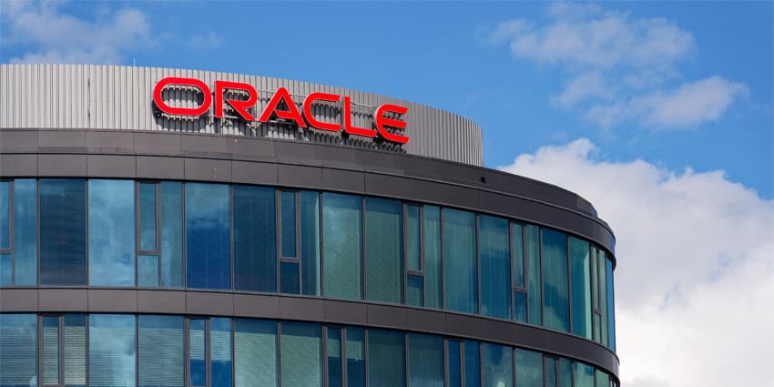 Oracle field service telco customer service AI agents competitive landscape 2026
