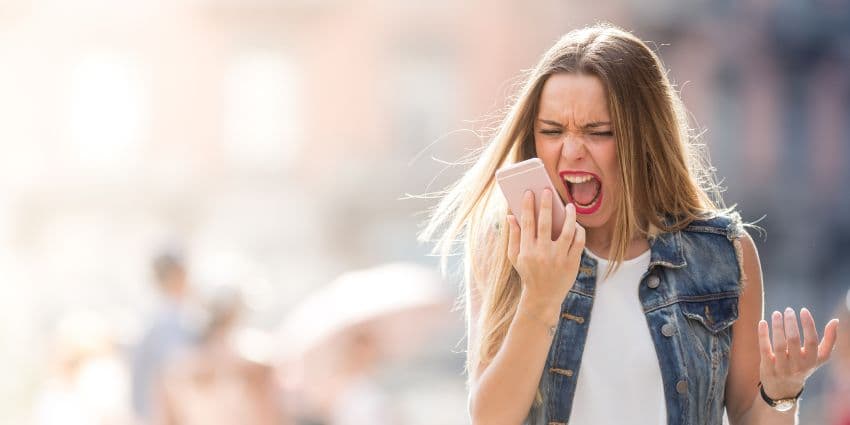 10 De-Escalation Techniques to Calm Down Even the Angriest Customers