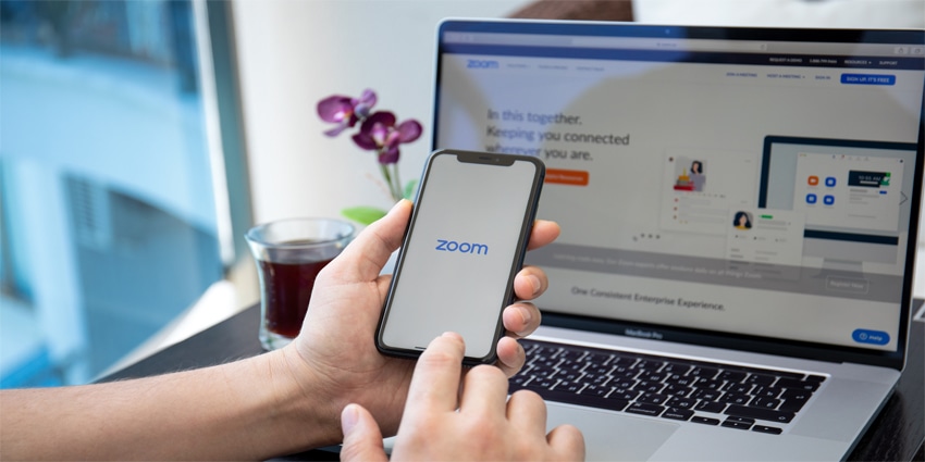 Zoom Revenue Accelerator AI tools for live customer conversations